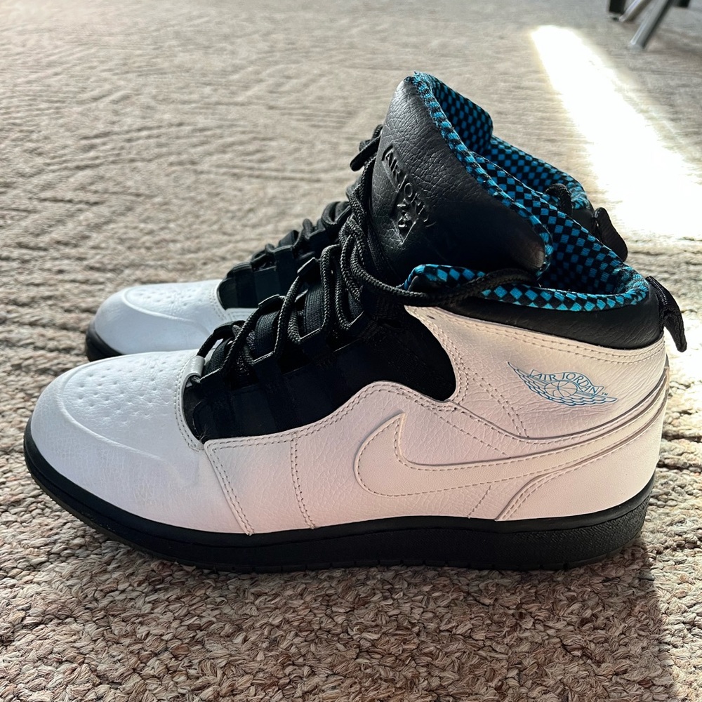 Jordan 1 Retro Powder Blue